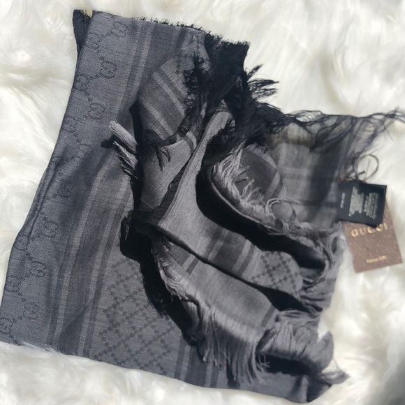 ๐๐ฏ% Auth GUCCI GG Supreme Scarf Black/Grey Wool/Silk - Picture 3 of 8